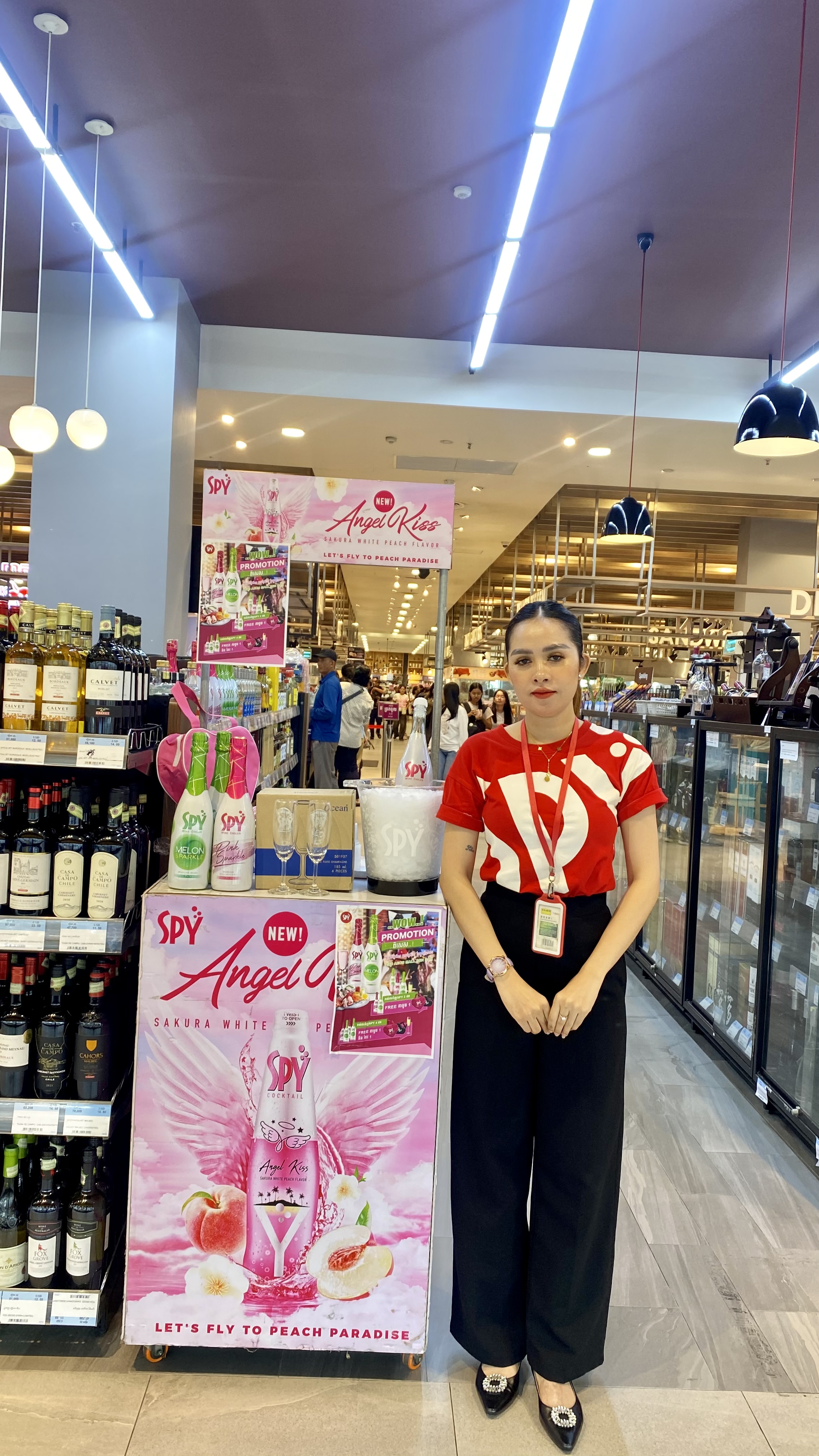 SPY Sparkle Fruit Revolutionizing FMCG Distribution with Da Houg Heng at Makro Cambodia - Image 6