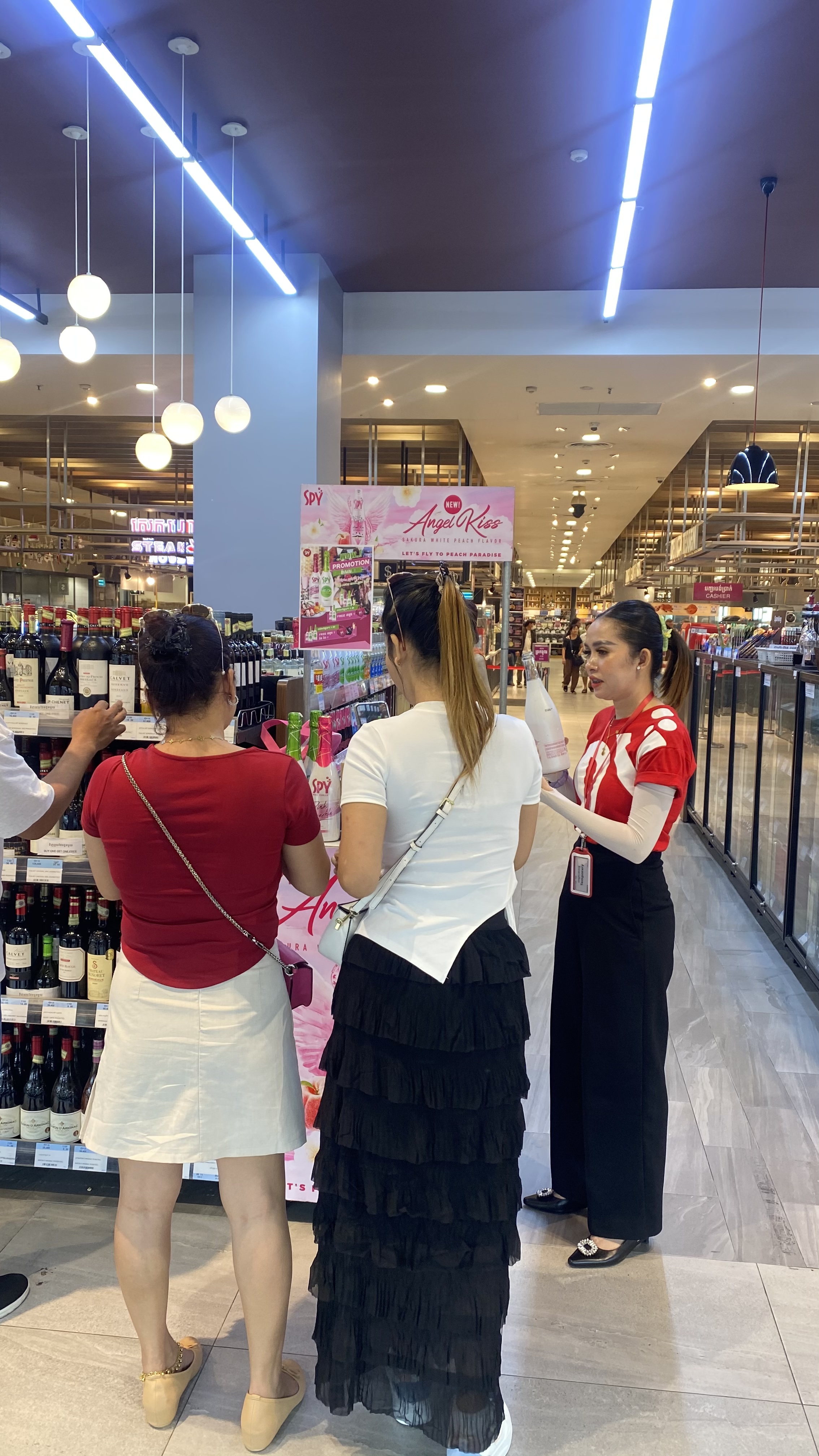 SPY Sparkle Fruit Revolutionizing FMCG Distribution with Da Houg Heng at Makro Cambodia - Image 7