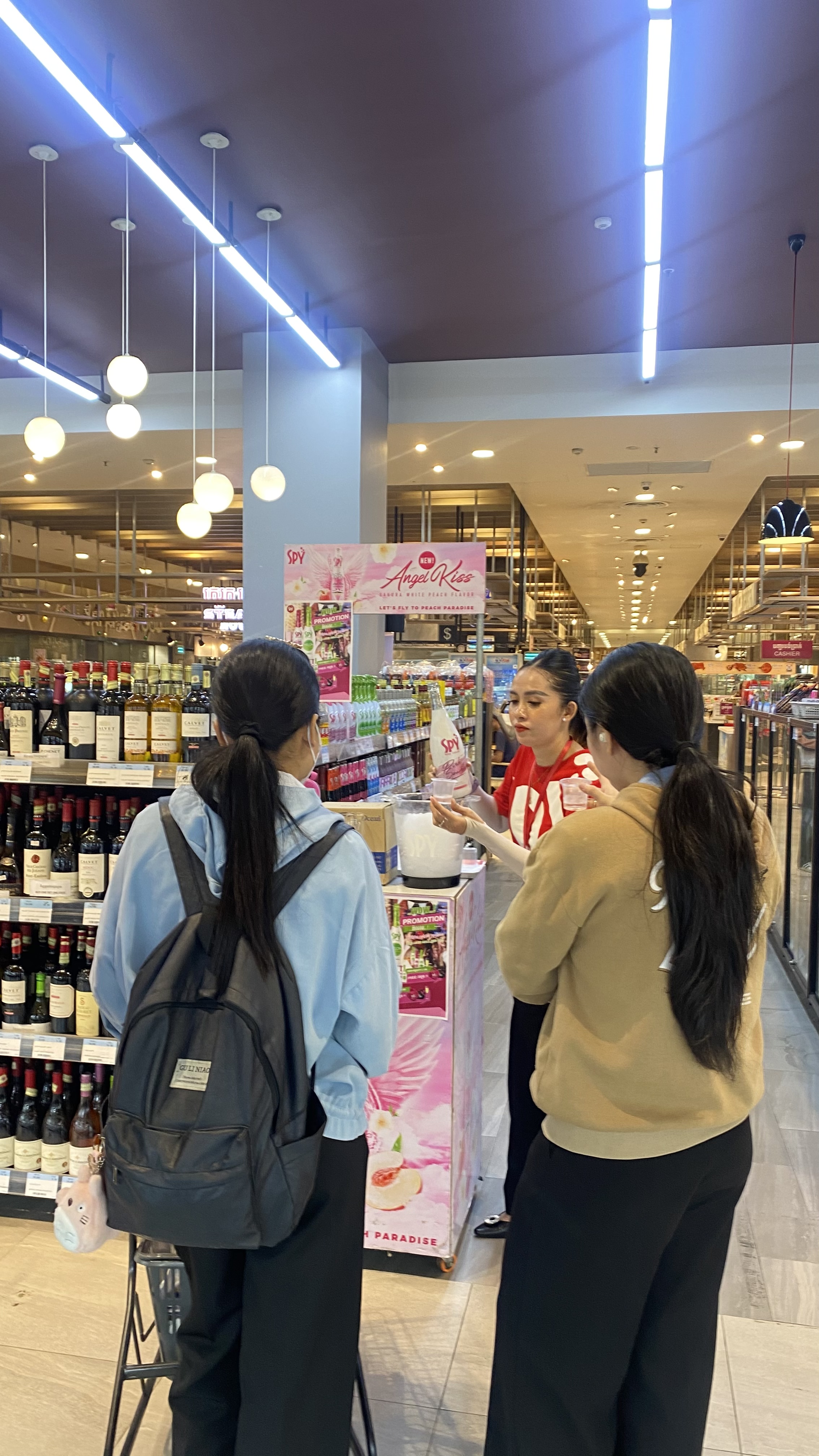 SPY Sparkle Fruit Revolutionizing FMCG Distribution with Da Houg Heng at Makro Cambodia - Image 13
