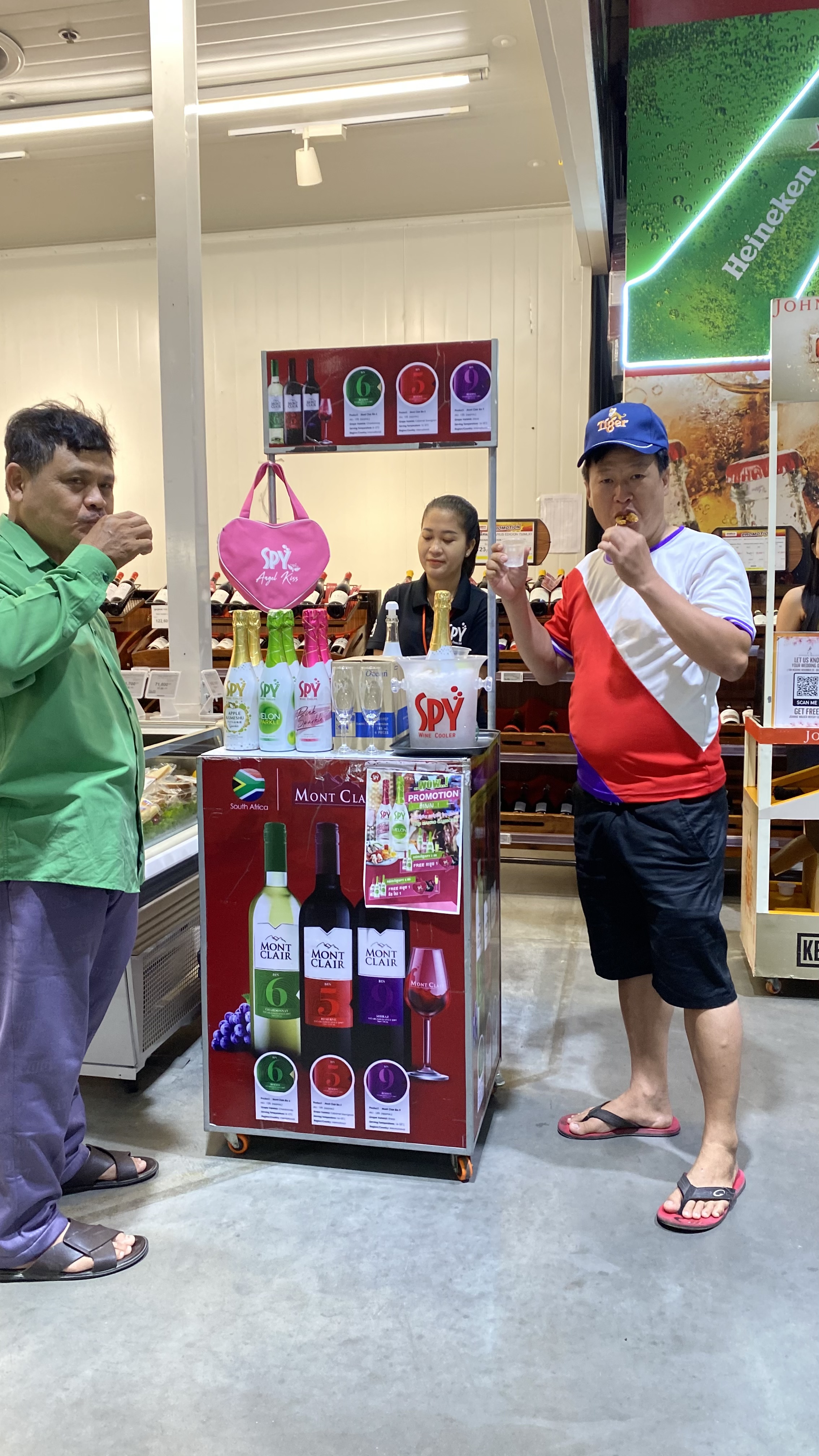 SPY Sparkle Fruit Revolutionizing FMCG Distribution with Da Houg Heng at Makro Cambodia - Image 26
