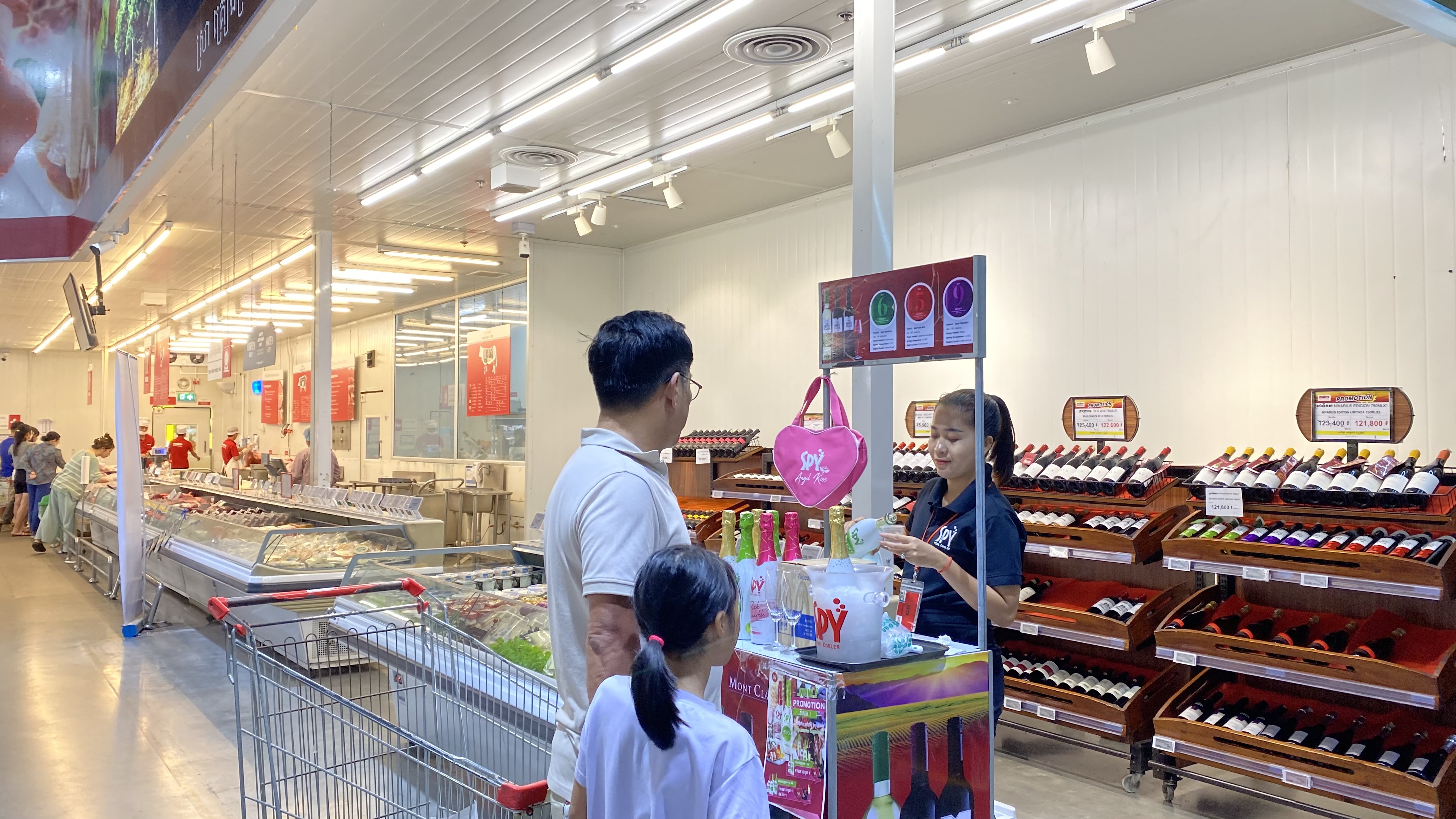 SPY Sparkle Fruit Revolutionizing FMCG Distribution with Da Houg Heng at Makro Cambodia - Image 28
