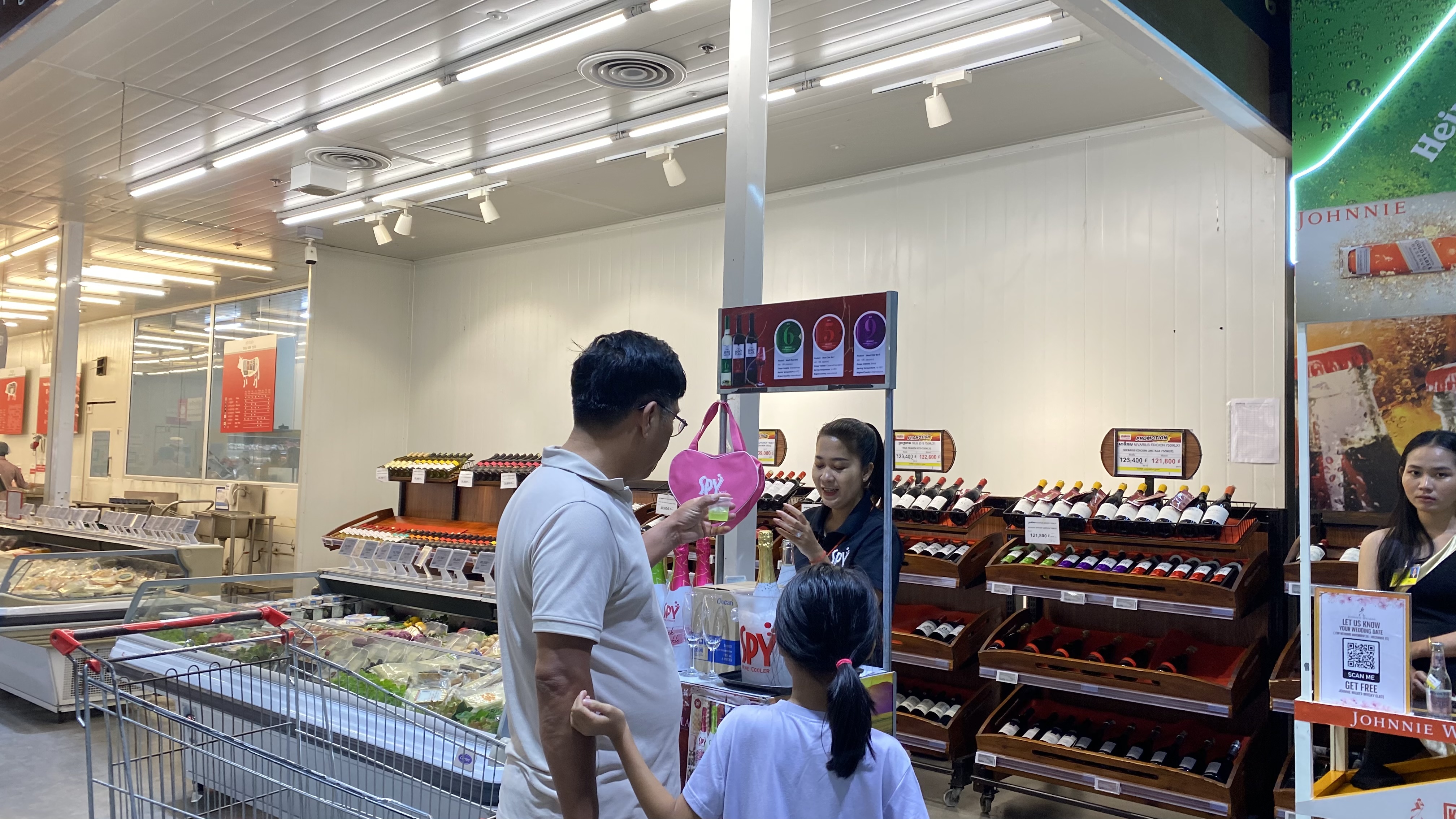 SPY Sparkle Fruit Revolutionizing FMCG Distribution with Da Houg Heng at Makro Cambodia - Image 29