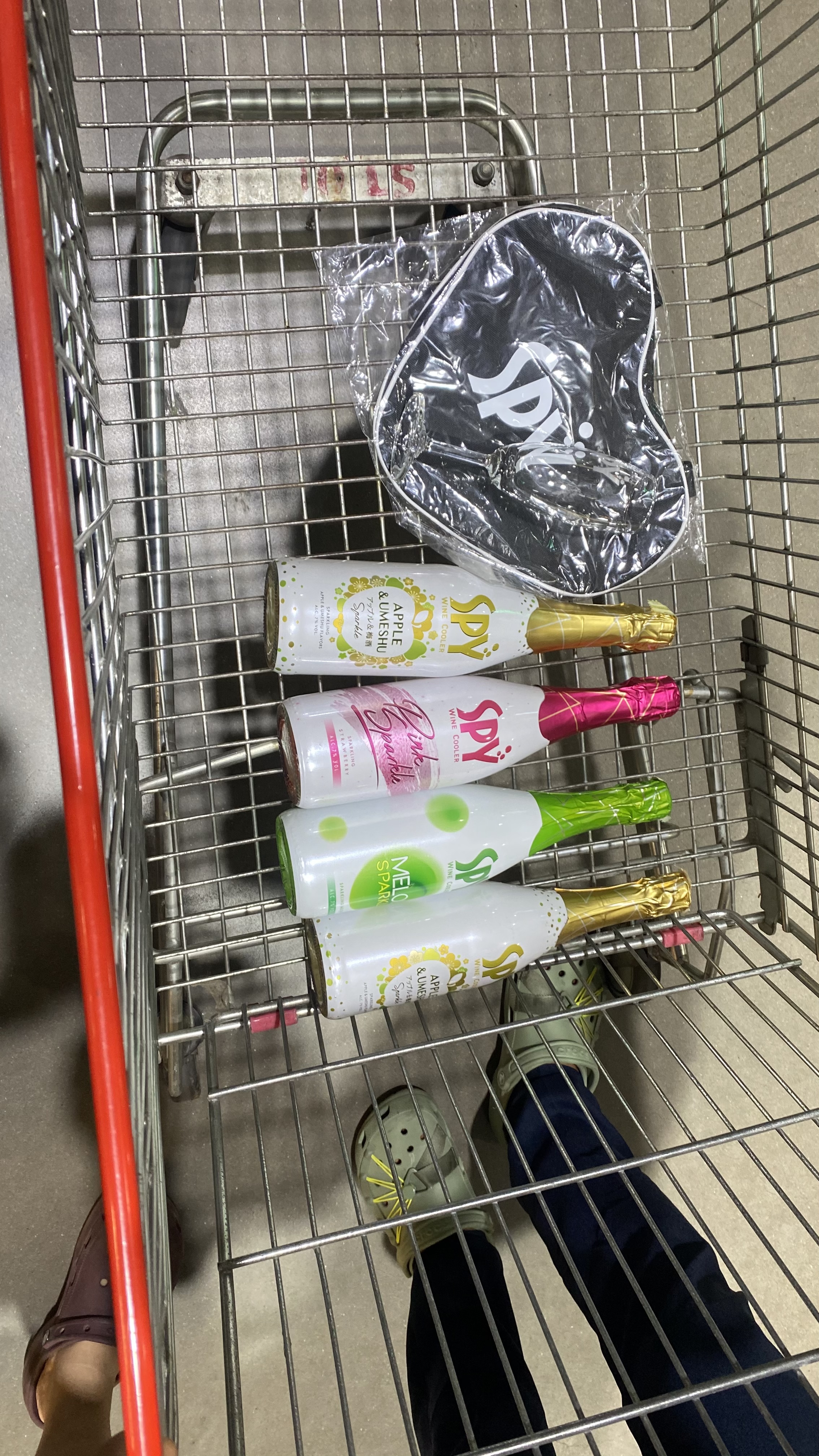 SPY Sparkle Fruit Revolutionizing FMCG Distribution with Da Houg Heng at Makro Cambodia - Image 38