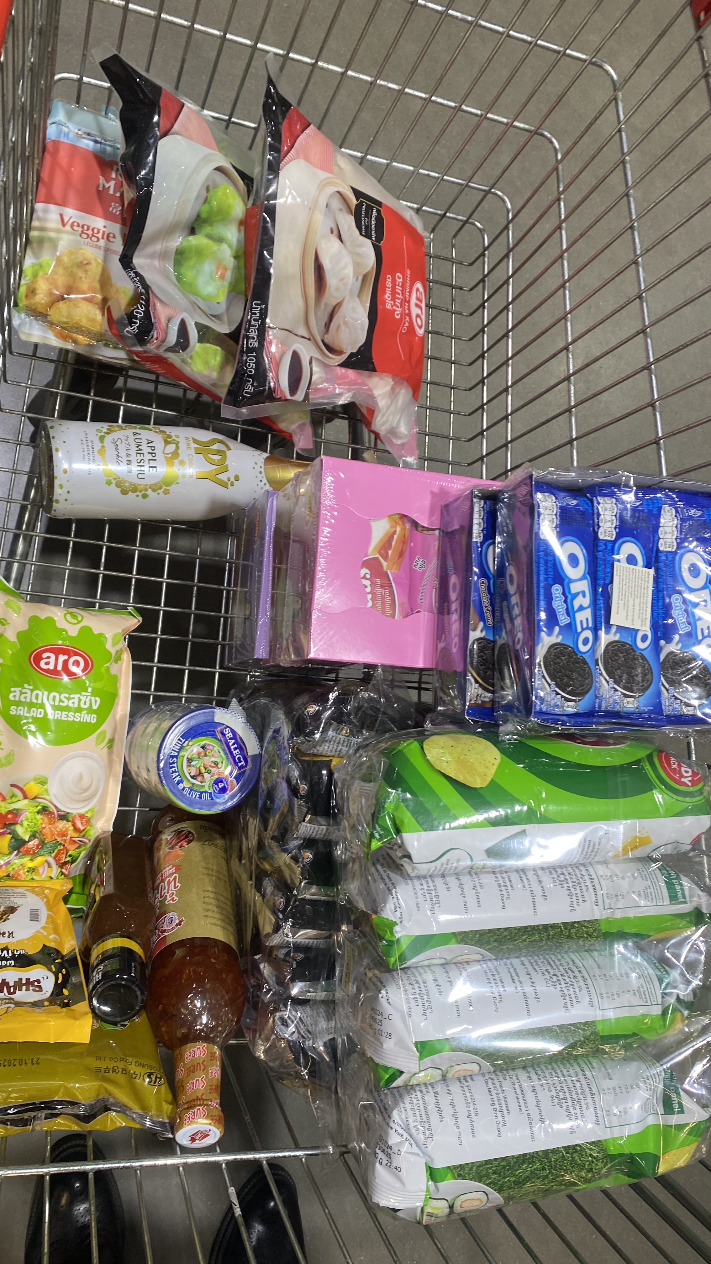 SPY Sparkle Fruit Revolutionizing FMCG Distribution with Da Houg Heng at Makro Cambodia - Image 39