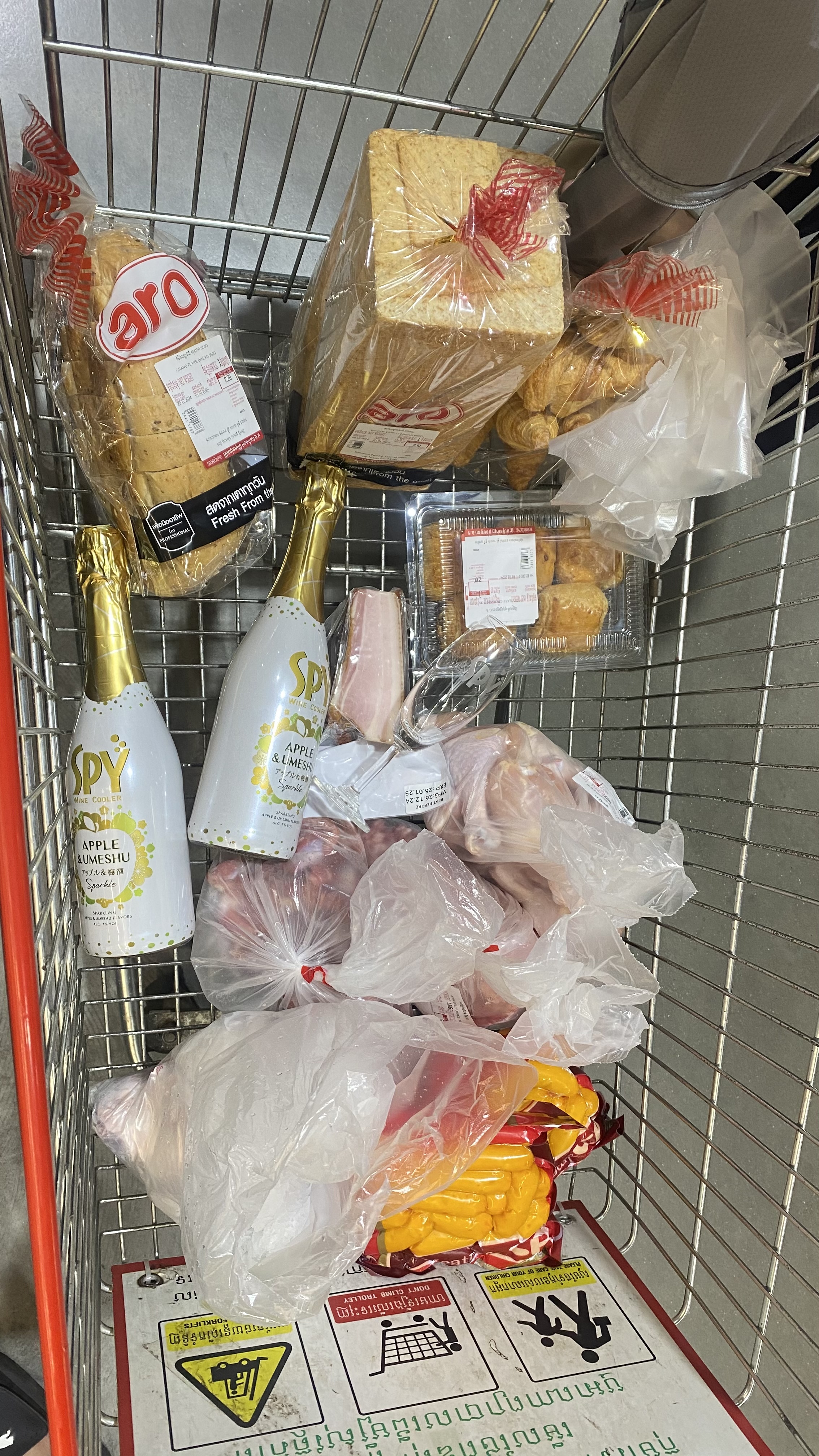 SPY Sparkle Fruit Revolutionizing FMCG Distribution with Da Houg Heng at Makro Cambodia - Image 51