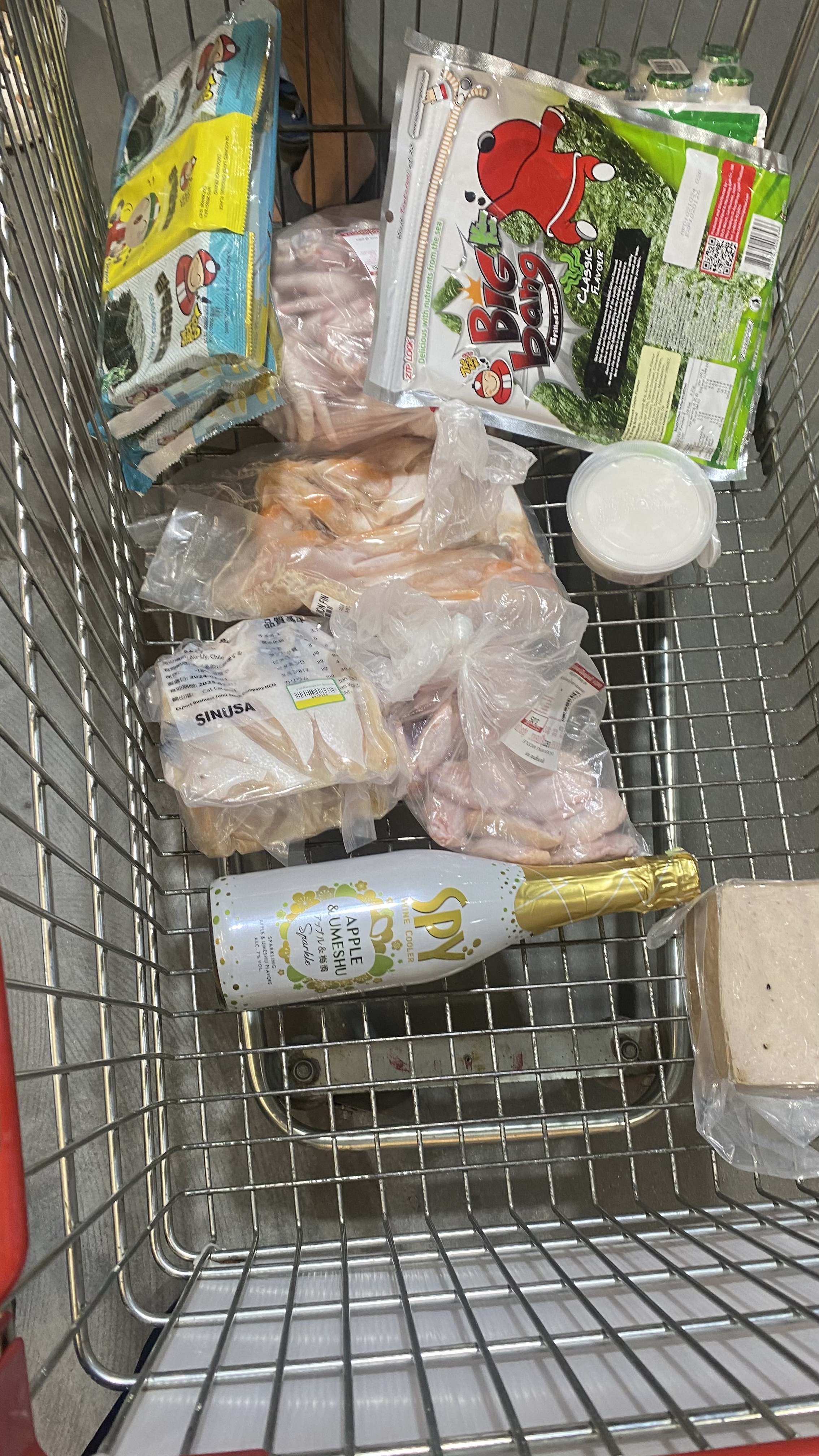 SPY Sparkle Fruit Revolutionizing FMCG Distribution with Da Houg Heng at Makro Cambodia - Image 61