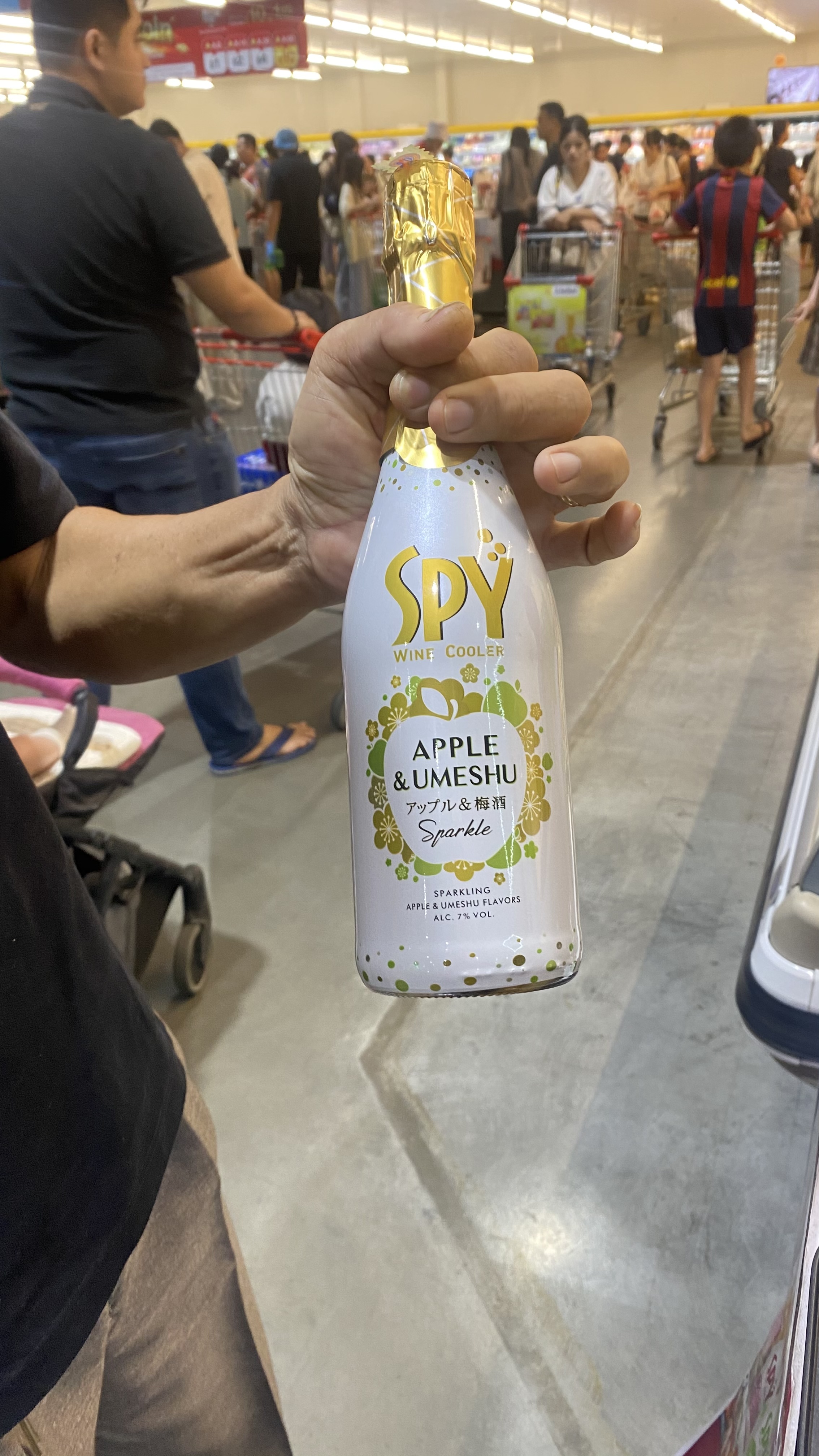 SPY Sparkle Fruit Revolutionizing FMCG Distribution with Da Houg Heng at Makro Cambodia - Image 65