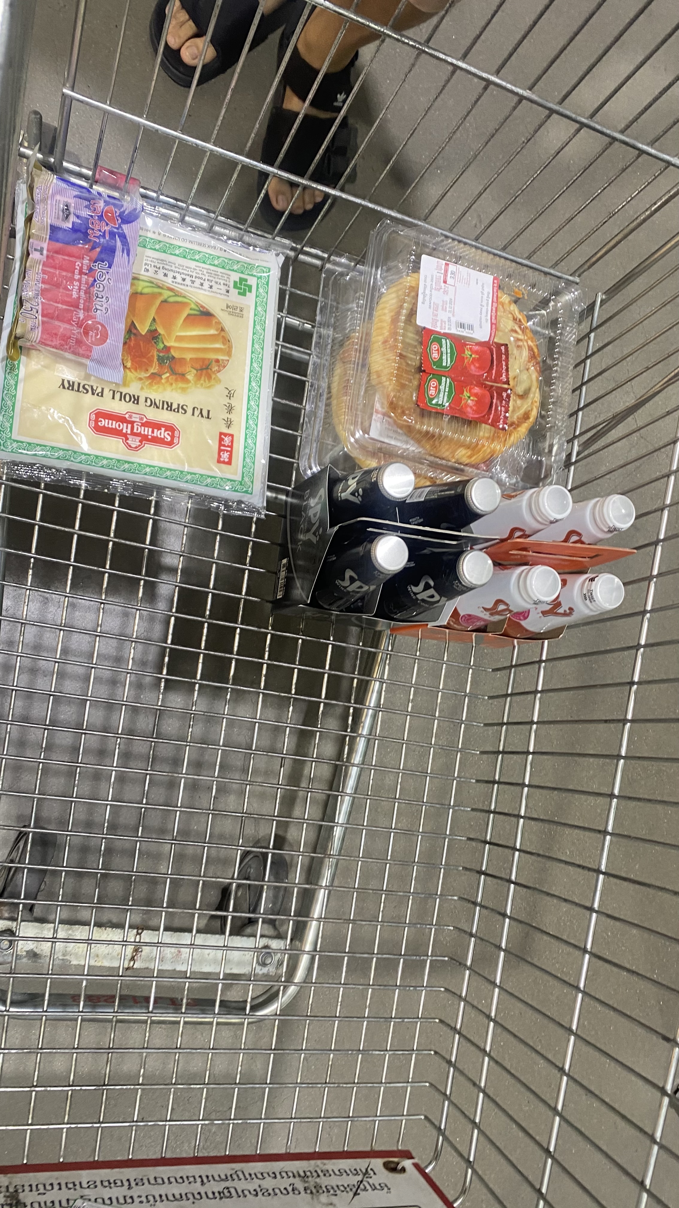 SPY Sparkle Fruit Revolutionizing FMCG Distribution with Da Houg Heng at Makro Cambodia - Image 70