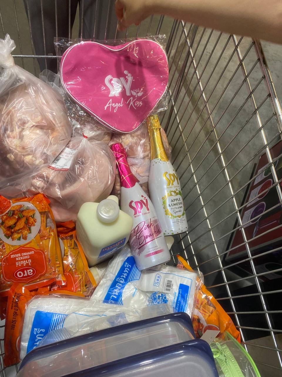 SPY Sparkle Fruit Revolutionizing FMCG Distribution with Da Houg Heng at Makro Cambodia - Image 88