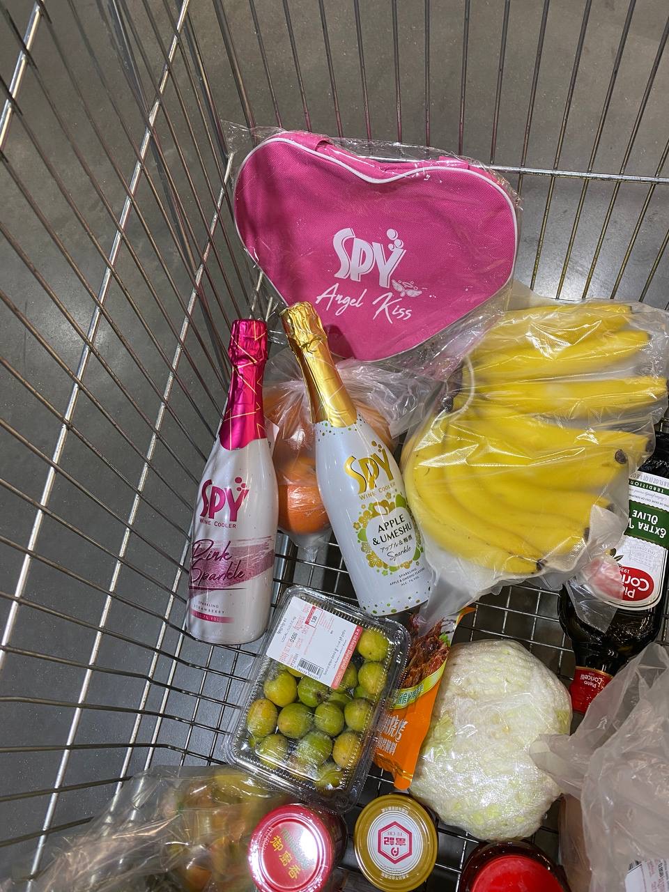 SPY Sparkle Fruit Revolutionizing FMCG Distribution with Da Houg Heng at Makro Cambodia - Image 91