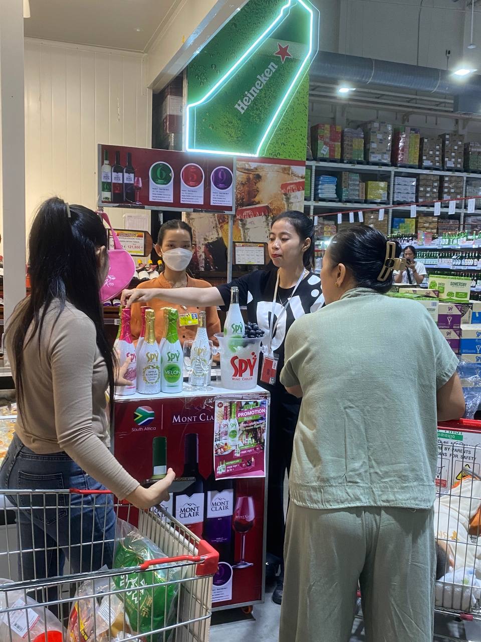 SPY Sparkle Fruit Revolutionizing FMCG Distribution with Da Houg Heng at Makro Cambodia - Image 97