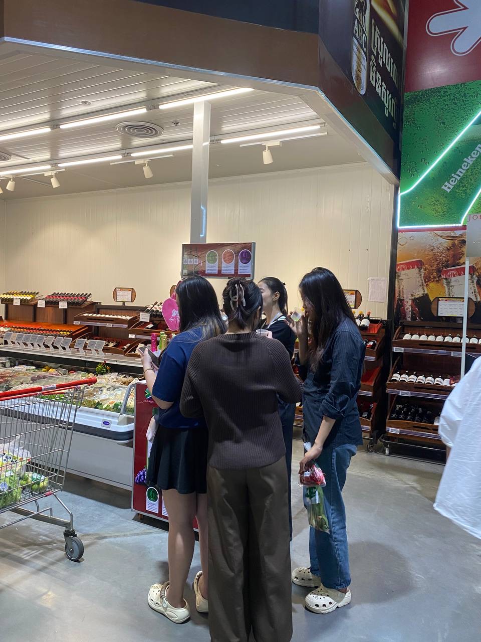 SPY Sparkle Fruit Revolutionizing FMCG Distribution with Da Houg Heng at Makro Cambodia - Image 100