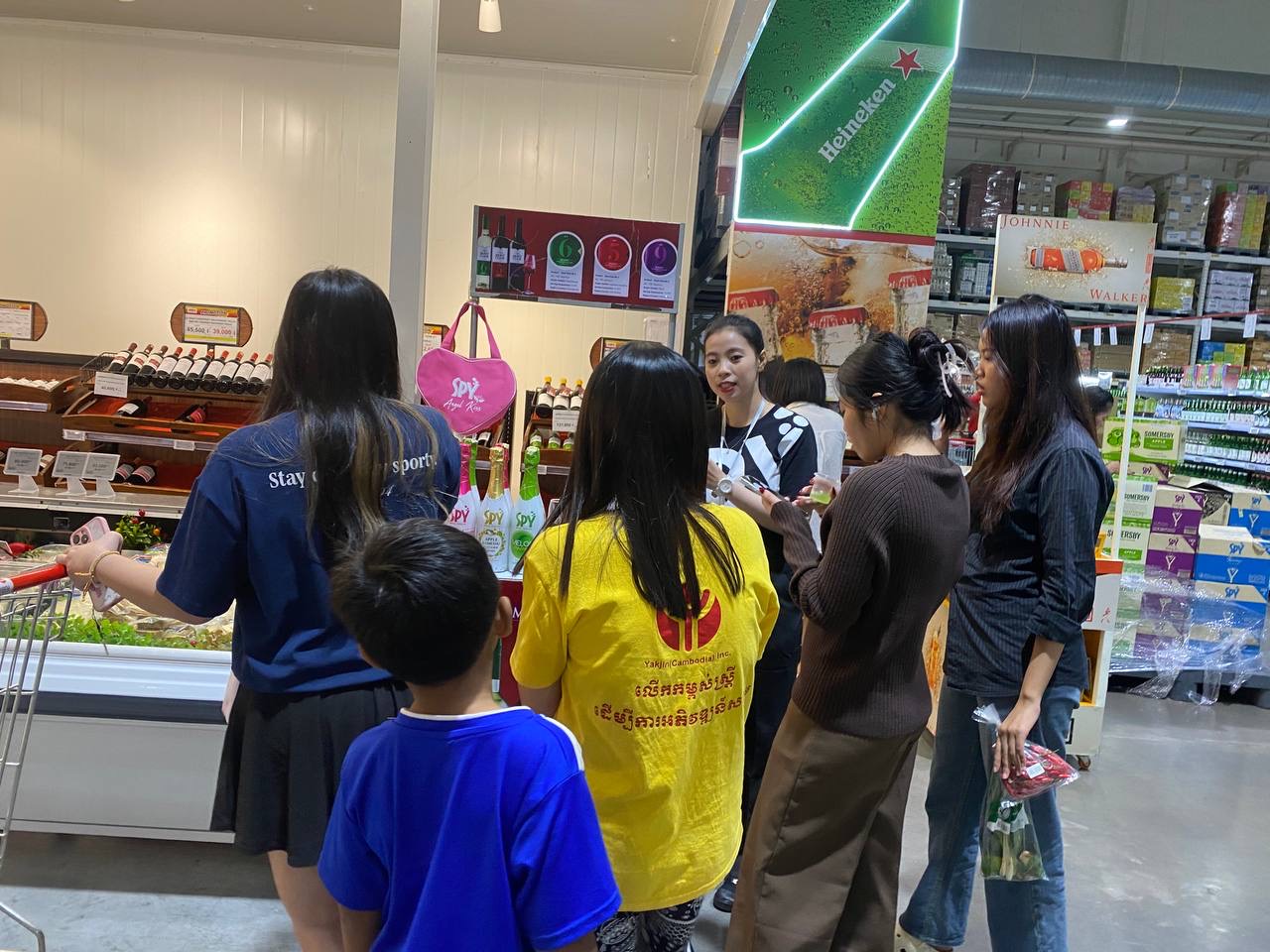 SPY Sparkle Fruit Revolutionizing FMCG Distribution with Da Houg Heng at Makro Cambodia - Image 101