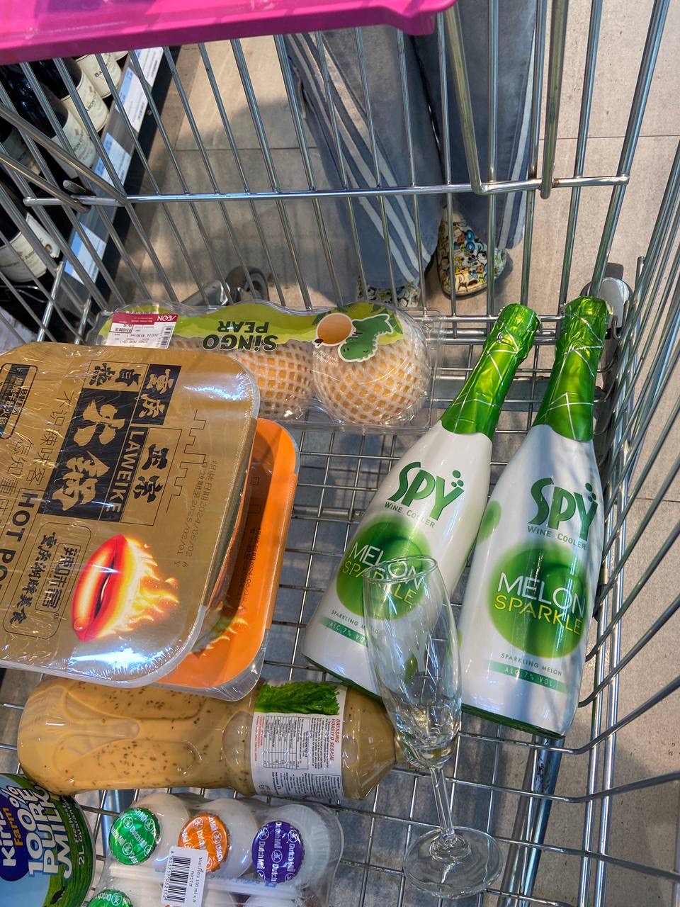SPY Sparkle Fruit Revolutionizing FMCG Distribution with Da Houg Heng at Makro Cambodia - Image 134