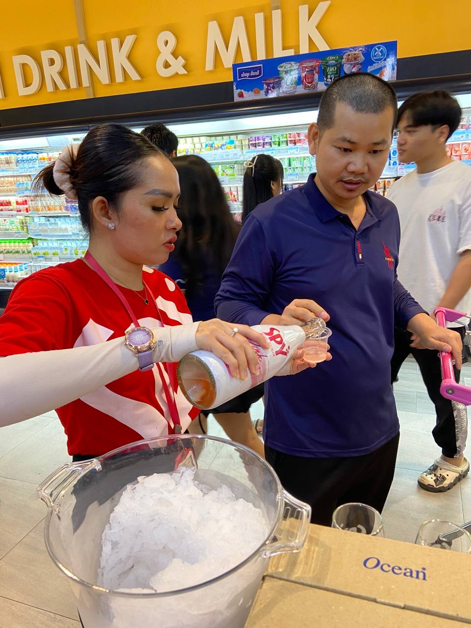 SPY Sparkle Fruit Revolutionizing FMCG Distribution with Da Houg Heng at Makro Cambodia - Image 138