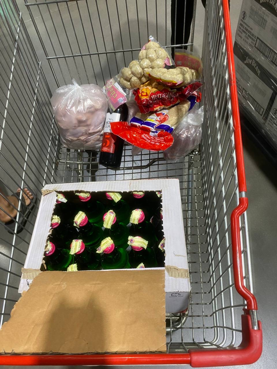 SPY Sparkle Fruit Revolutionizing FMCG Distribution with Da Houg Heng at Makro Cambodia - Image 151