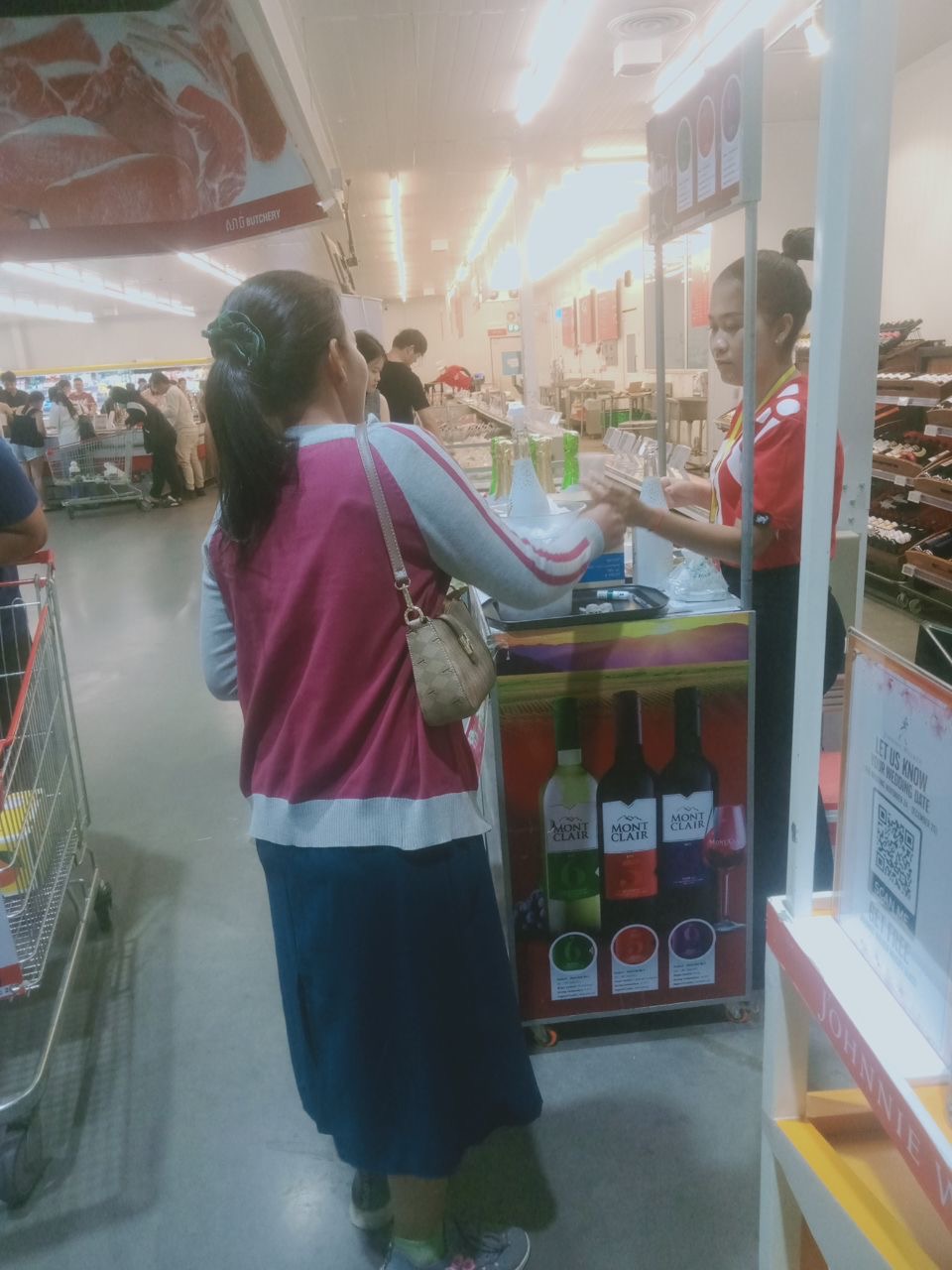 SPY Sparkle Fruit Revolutionizing FMCG Distribution with Da Houg Heng at Makro Cambodia - Image 156