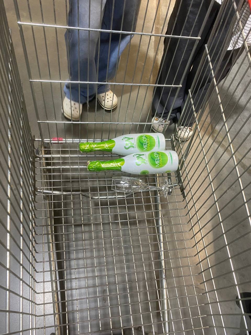 SPY Sparkle Fruit Revolutionizing FMCG Distribution with Da Houg Heng at Makro Cambodia - Image 165