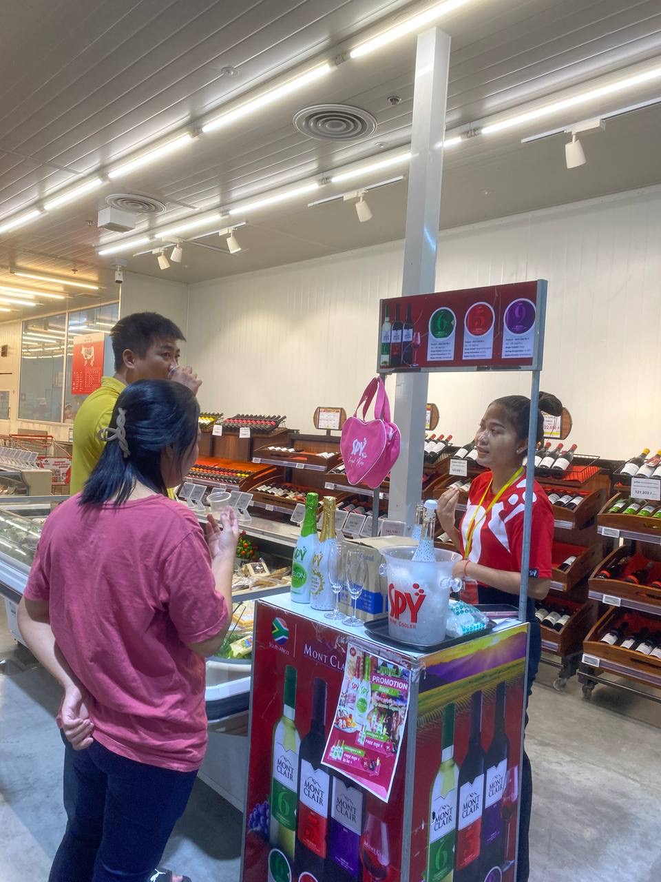 SPY Sparkle Fruit Revolutionizing FMCG Distribution with Da Houg Heng at Makro Cambodia - Image 173