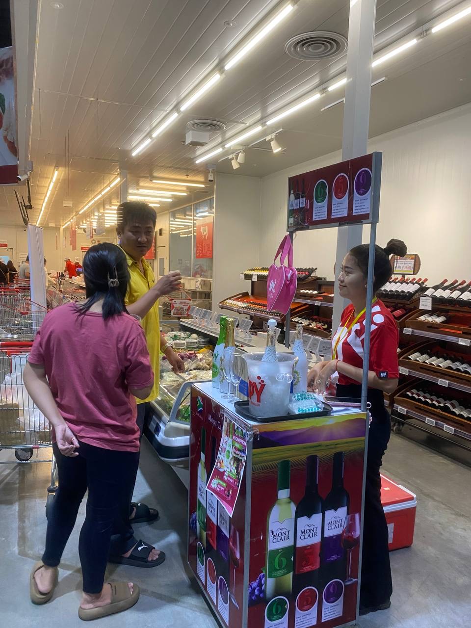 SPY Sparkle Fruit Revolutionizing FMCG Distribution with Da Houg Heng at Makro Cambodia - Image 174